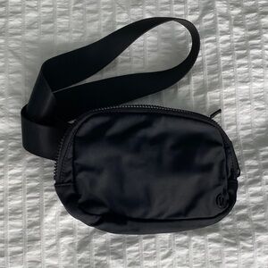 Lululemon Everywhere Belt Bag